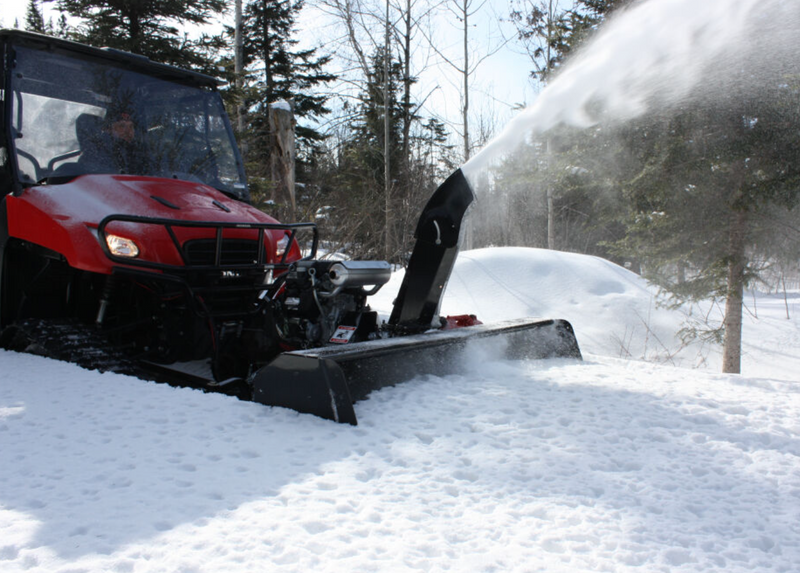 Chargez l&#39;image dans la visionneuse de la galerie, Souffleuse à neige professionnelle BERCOMAC 72&quot; (183 cm) moteur Honda 22HP
